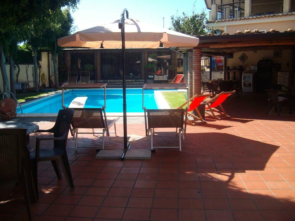 Villa Singola -Sole-Luna-Casavilladusoleil Acireale Eksteriør billede