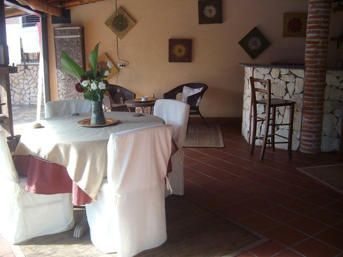 Villa Singola -Sole-Luna-Casavilladusoleil Acireale Eksteriør billede