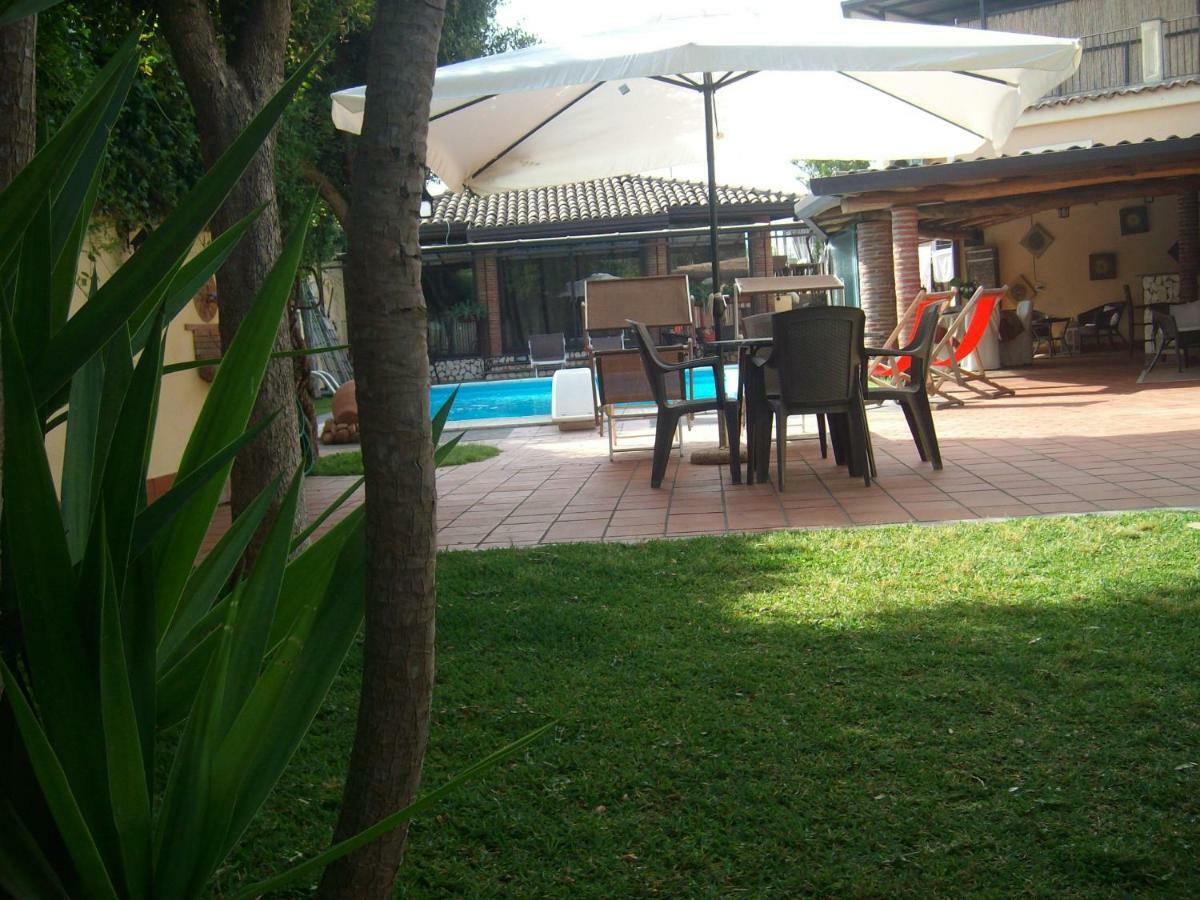 Villa Singola -Sole-Luna-Casavilladusoleil Acireale Eksteriør billede
