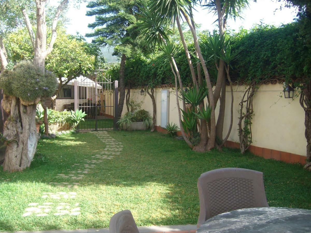 Villa Singola -Sole-Luna-Casavilladusoleil Acireale Eksteriør billede