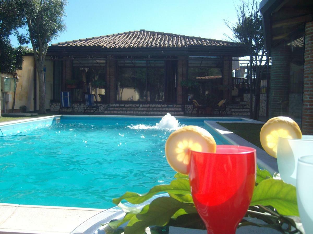 Villa Singola -Sole-Luna-Casavilladusoleil Acireale Eksteriør billede